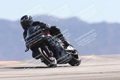 media/Oct-13-2025-Moto Forza (Mon) [[a66d839500]]/3-B Group/Session 4 (Turn 9)/